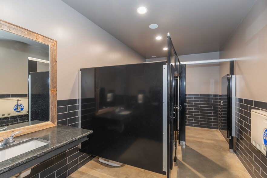 More Photos Of 600 S Buchanan St, Amarillo Storefront Retail Office For Sale