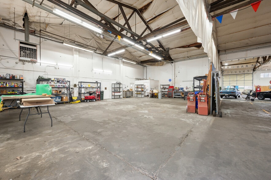 More Photos Of 3521 Franklin Blvd, Eugene Auto Dealership For Sale