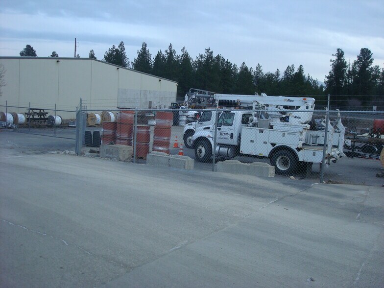 More Photos Of 3014 N Flora Rd, Spokane Valley Manufacturing For Lease