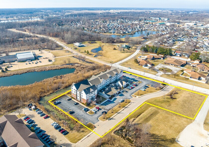 More Photos Of 4600 53rd St, Moline Hotel For Sale