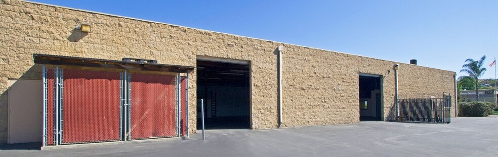 More Photos Of 826 Rancheros Dr, San Marcos Warehouse For Lease