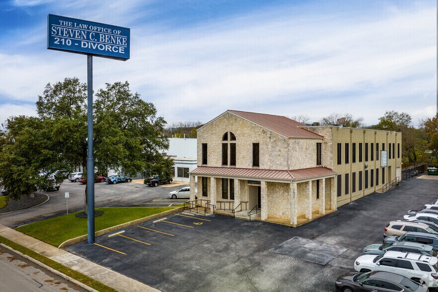 More Photos Of 2941 Mossrock Dr, San Antonio Office For Sale