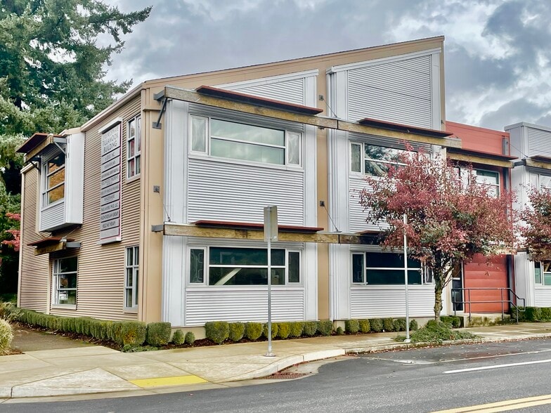 More Photos Of 3829-3843 NE Tillamook St, Portland Office For Lease