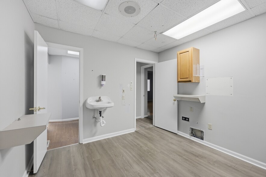 More Photos Of 2303 Pruden Blvd, Suffolk Healthcare For Sale