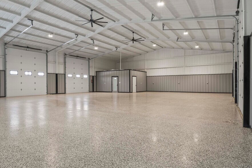 More Photos Of 2036 Seaborn Road Building 3 Suite A, Ponder Warehouse For Lease