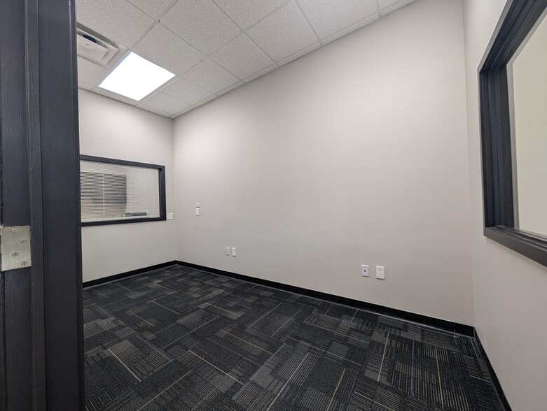 More Photos Of 12276 San Jose Blvd, Jacksonville Medical For Lease