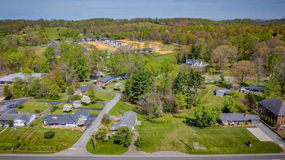 More Photos Of 1203 E Jackson Blvd, Jonesborough Office Residential For Sale