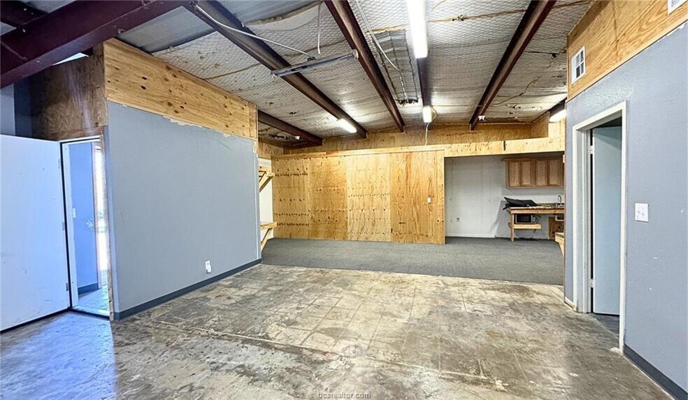 More Photos Of 409 N Stone St, Caldwell Flex For Lease