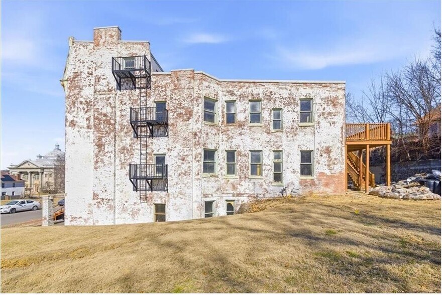 More Photos Of 115 S 13th St, Saint Joseph Apartments For Sale