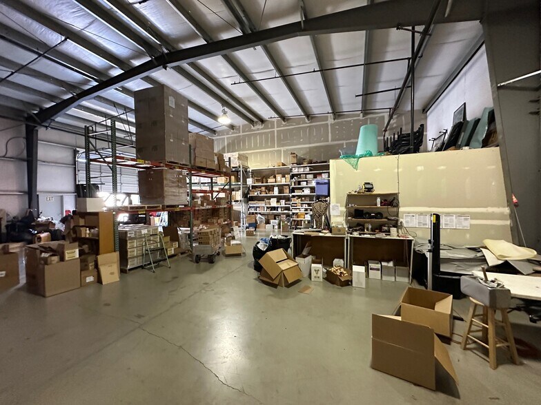 More Photos Of 14107 E Pioneer Way, Puyallup Warehouse For Lease