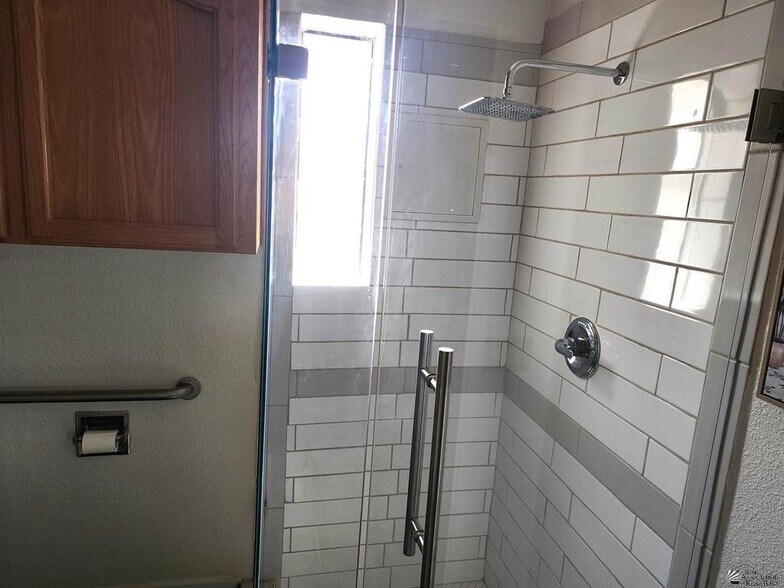 More Photos Of 877 W 8th St, Yuma Auto Dealership For Sale