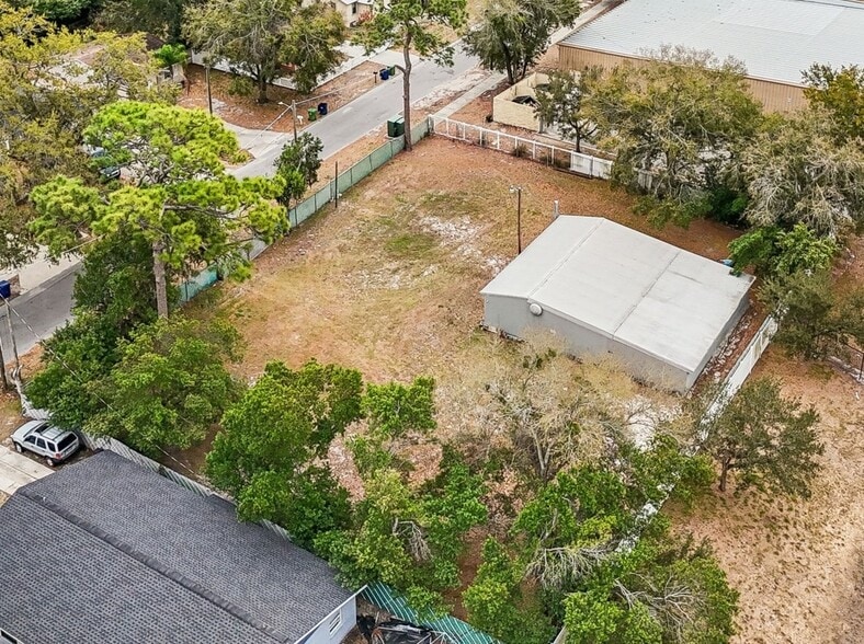 Primary Photo Of 8710 Greenwood Ave, Tampa Auto Repair For Sale