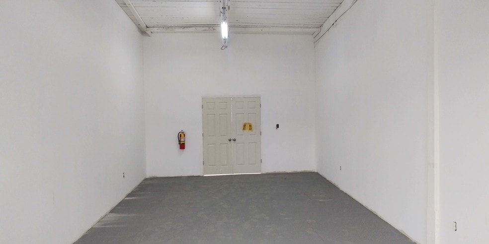 More Photos Of 60 Dickerson St, Newark Light Manufacturing For Lease