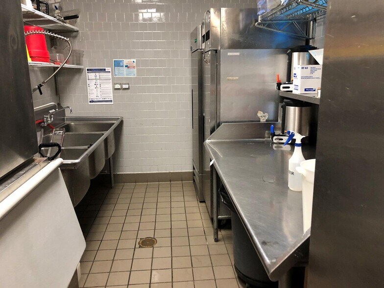 More Photos Of 2-4 Mill Ridge Rd, Danbury Freestanding For Lease