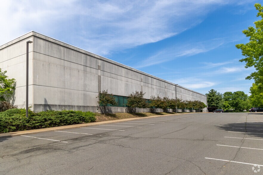 More Photos Of 225 Phillips Blvd, Ewing Flex For Sale