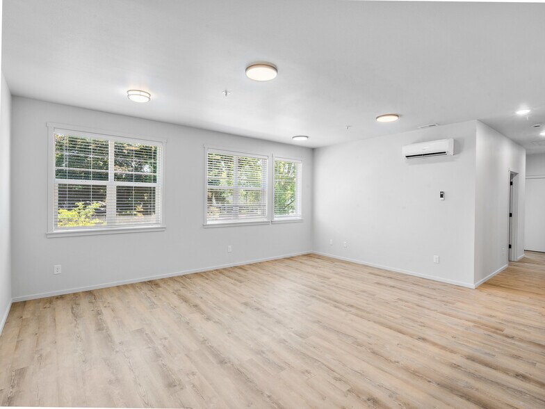 More Photos Of 4202 NE Morrow Rd, Vancouver Apartments For Sale