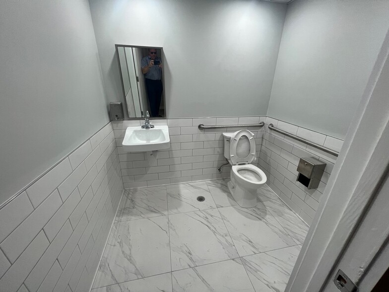 More Photos Of 300 Clematis St, West Palm Beach Storefront Retail Office For Lease