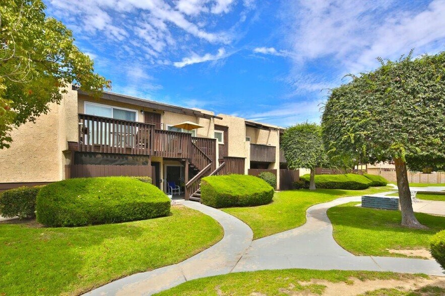 More Photos Of 6952 Westpark Pl, Westminster Apartments For Sale