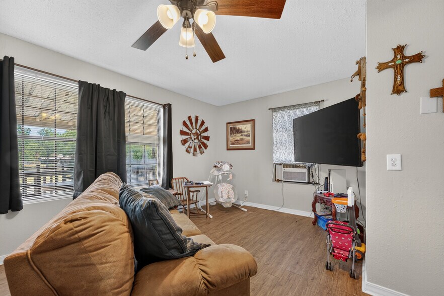 More Photos Of 505 Bub Hayner Rd, Karnack Apartments For Sale