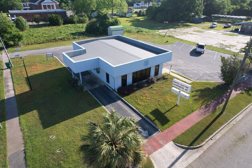 More Photos Of 202 Broad st, Hemingway Office For Sale