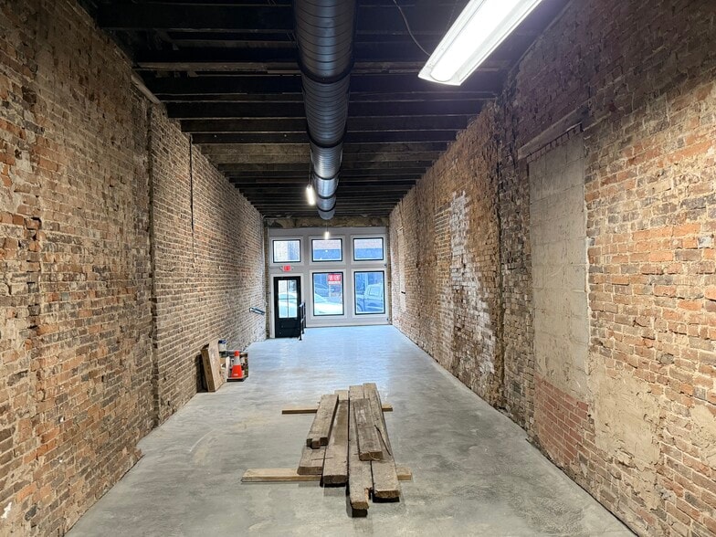 More Photos Of 126 N Church, Murfreesboro Storefront Retail Office For Lease