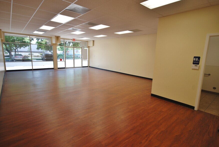 More Photos Of 814 N Main St, Porterville Auto Repair For Lease