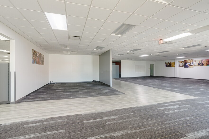 More Photos Of 305 Tech Park Dr, La Vergne Light Manufacturing For Lease