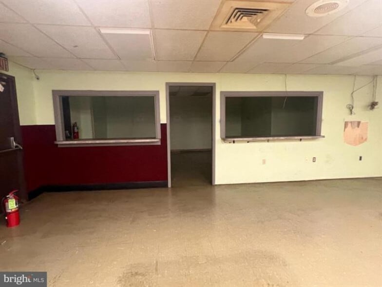 More Photos Of 80 Brady Ln, Lewistown Sports And Entertainment For Sale