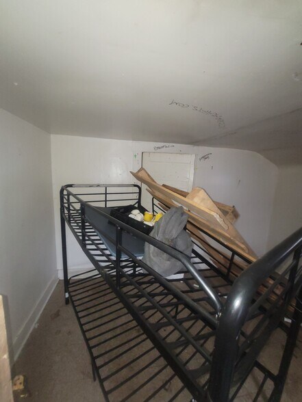 More Photos Of 1823 W 8th St, Muncie Multifamily For Sale