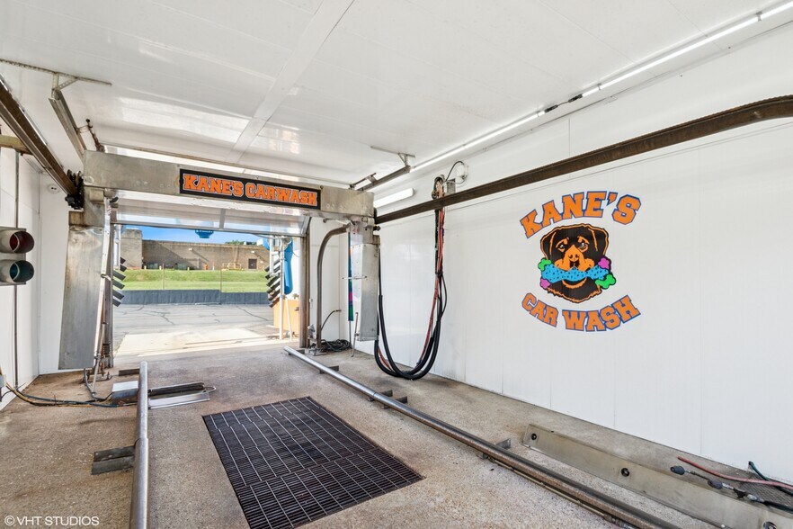 More Photos Of 731 Midwest Ct, Freeport Carwash For Sale