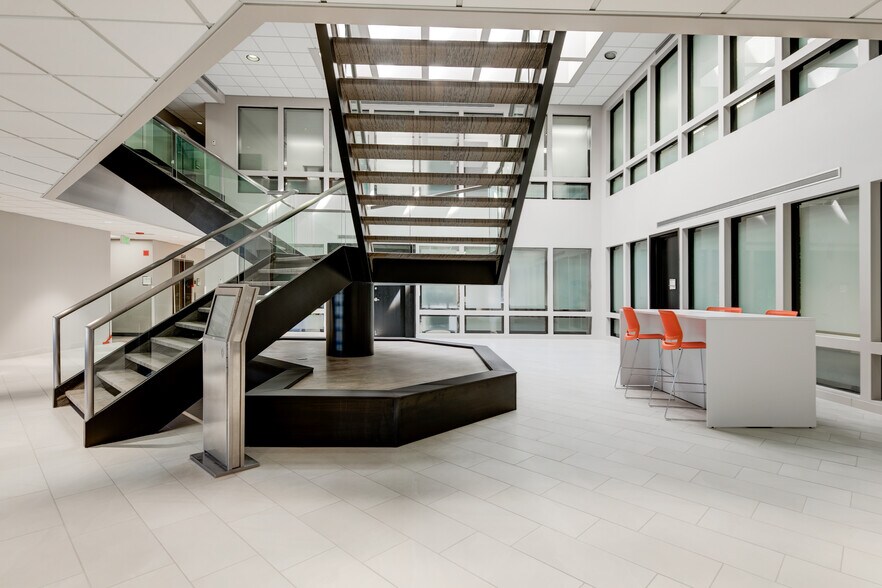 More Photos Of 384 Inverness Pky, Englewood Office For Lease