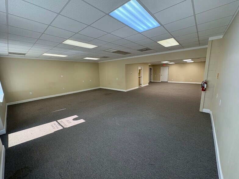 More Photos Of 310 S Bickett Blvd, Louisburg Storefront Retail Office For Lease