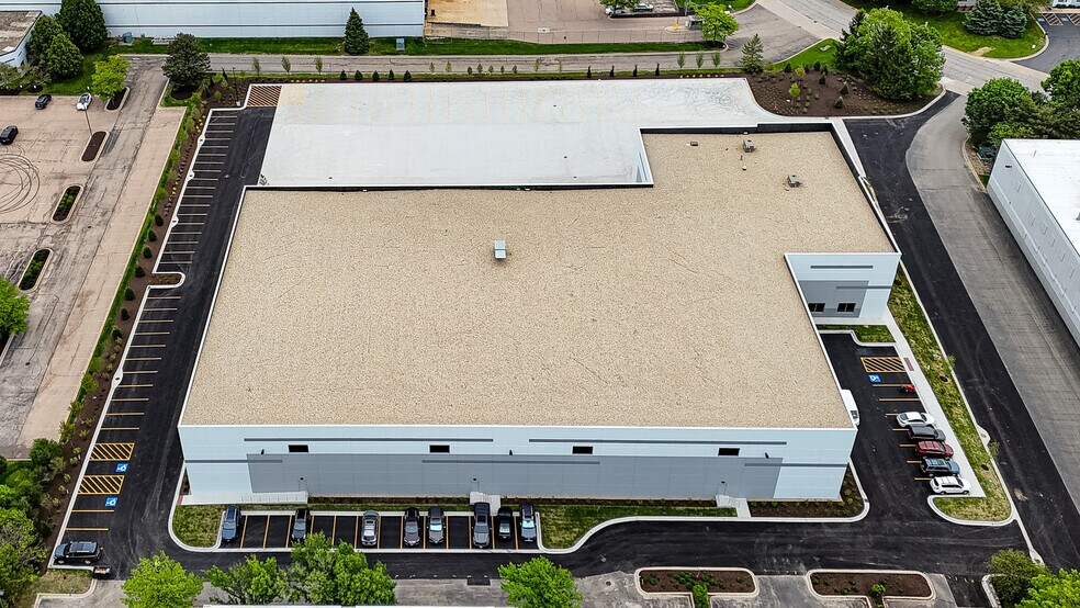 More Photos Of 2290 White Oak Cir, Aurora Warehouse For Lease
