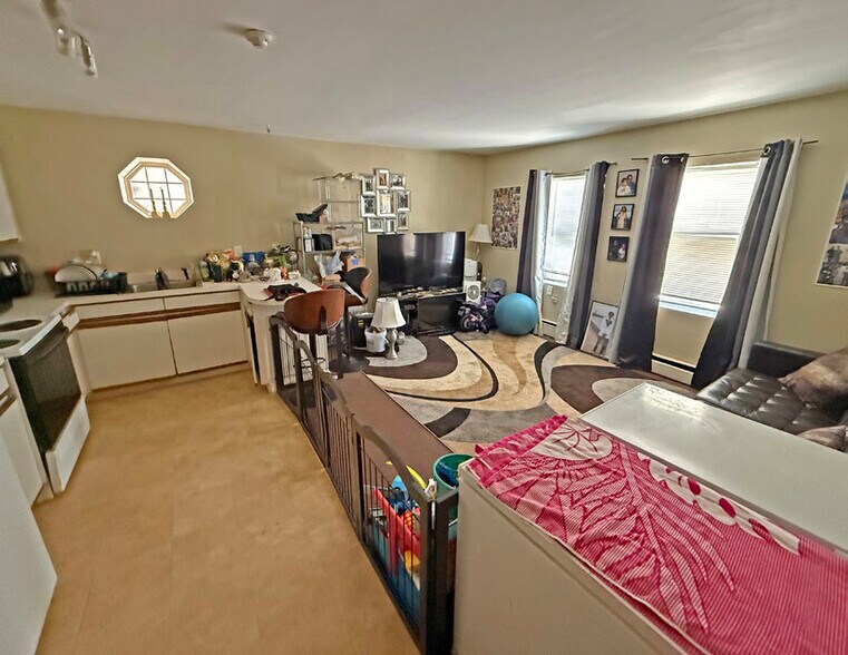 More Photos Of 33 Halsey St, Newport Apartments For Sale