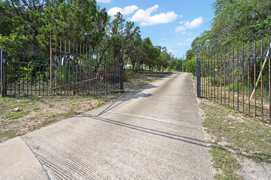 More Photos Of 19019 TX-71, Spicewood Office Residential For Sale
