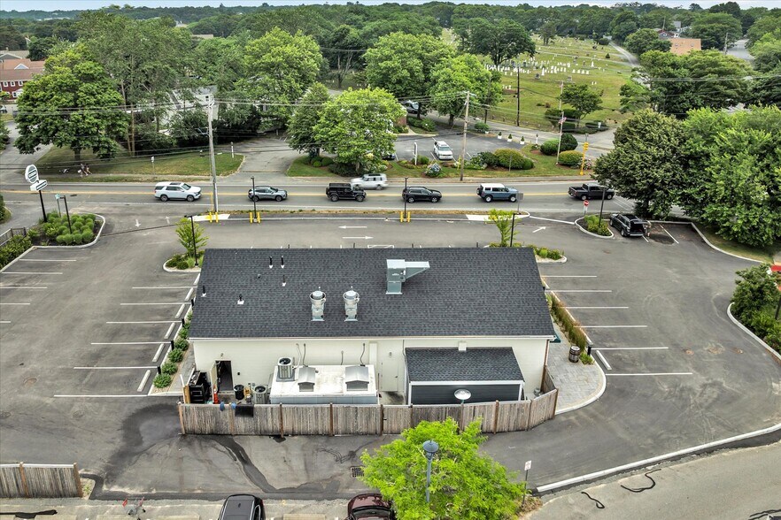 More Photos Of 859 Main St, Chatham Freestanding For Sale