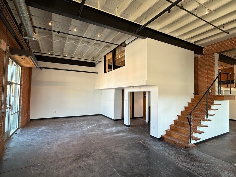 More Photos Of 4000 East Side Ave, Dallas Loft Creative Space For Lease
