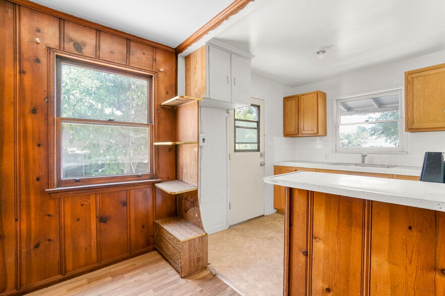 More Photos Of 6833 Simpson Ave, North Hollywood Land For Sale