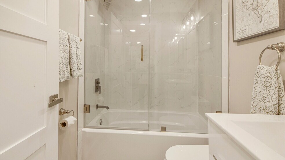 More Photos Of 1414 Pennsylvania Ave SE, Washington Apartments For Sale