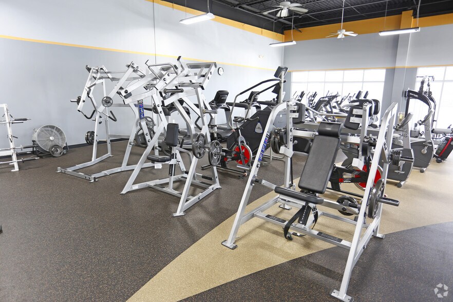 More Photos Of 3545 Whitehall Park Dr, Charlotte Office For Lease