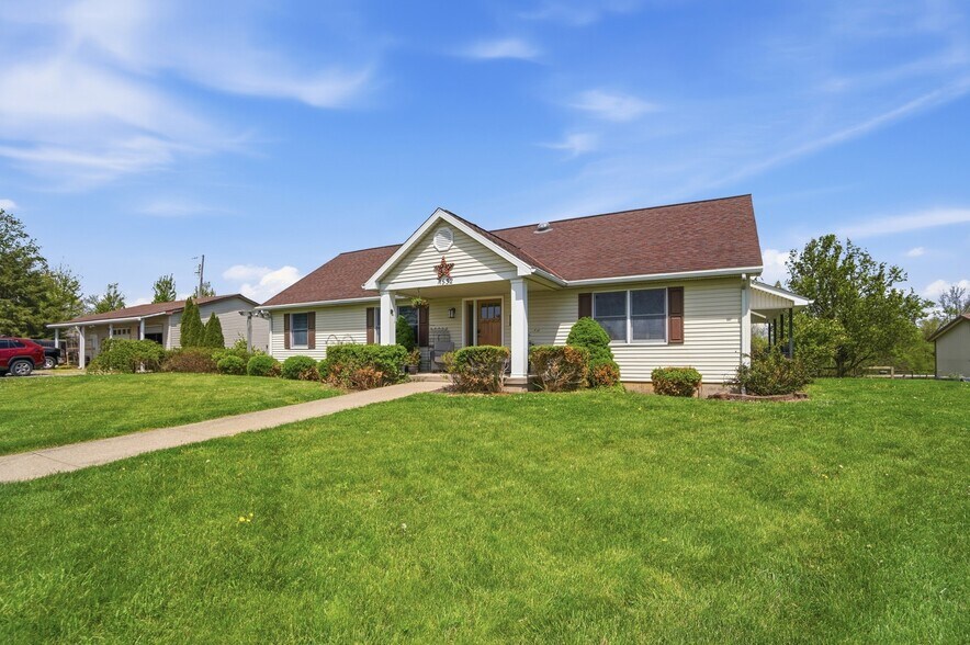 More Photos Of 1532 Eads Rd, Verona Flex For Sale