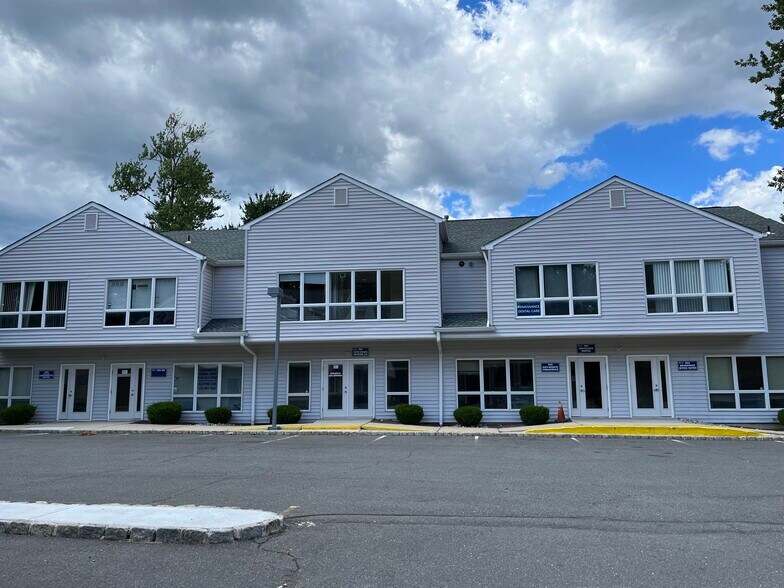 More Photos Of 1594-1600 US Highway 130, North Brunswick Medical For Lease