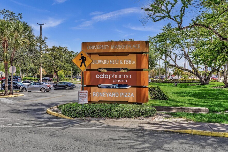 More Photos Of 8030-8384 N Pines Blvd, Pembroke Pines General Retail For Lease
