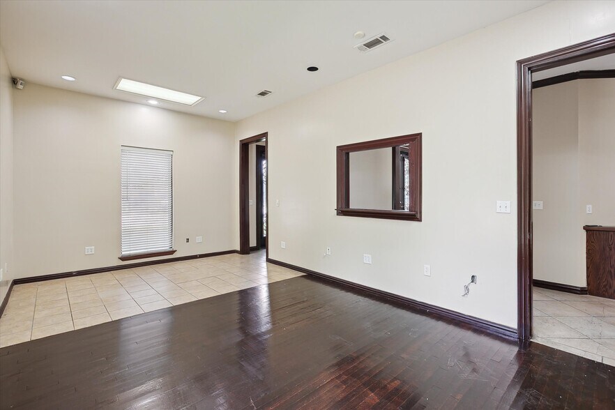 More Photos Of 3403 N Beach St, Fort Worth Medical For Sale
