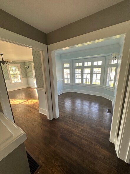 More Photos Of 1070 E Main St, Owosso Office For Lease