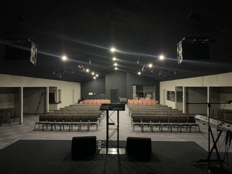 More Photos Of 8203 John Martin Rd, Baytown Religious Facility For Lease
