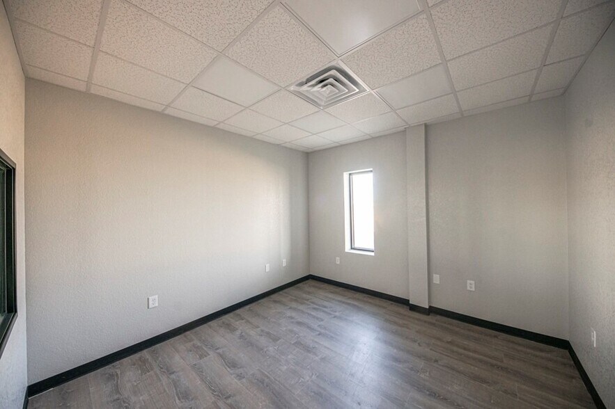 More Photos Of 14661 W I-20, Odessa Warehouse For Lease