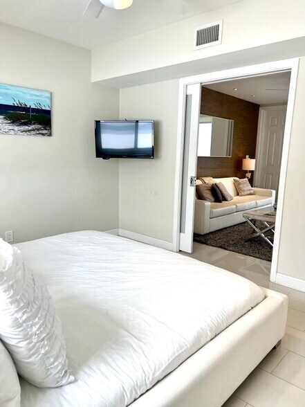 More Photos Of 1705 N Riverside Dr, Pompano Beach Apartments For Sale