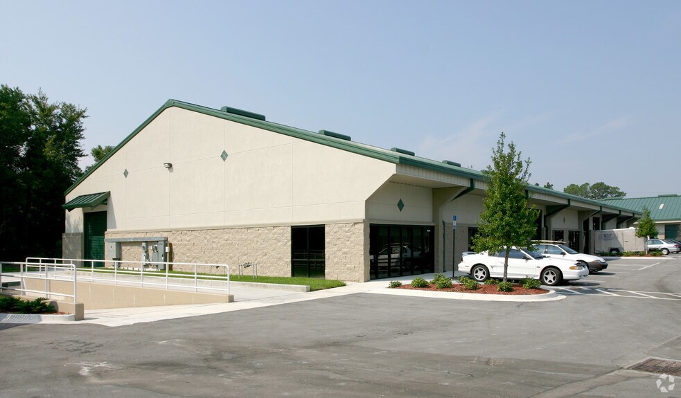 Primary Photo Of 8110 Cypress Plaza Dr, Jacksonville Light Distribution For Lease