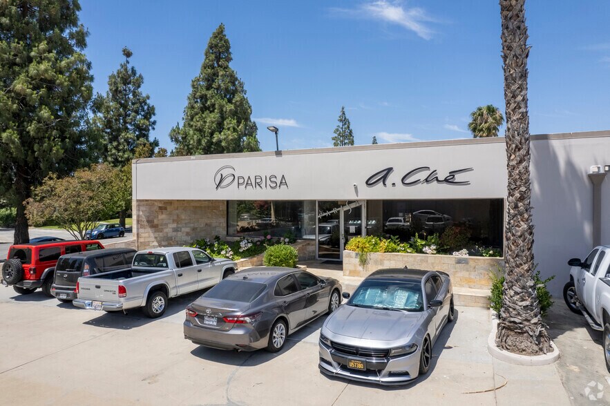 More Photos Of 19401 Business Center Dr, Northridge Warehouse For Lease